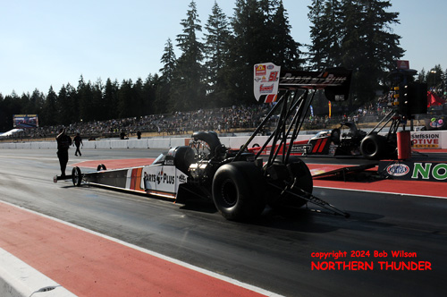 Clay Millican (near lane) vs Tony Stewart (far lane)